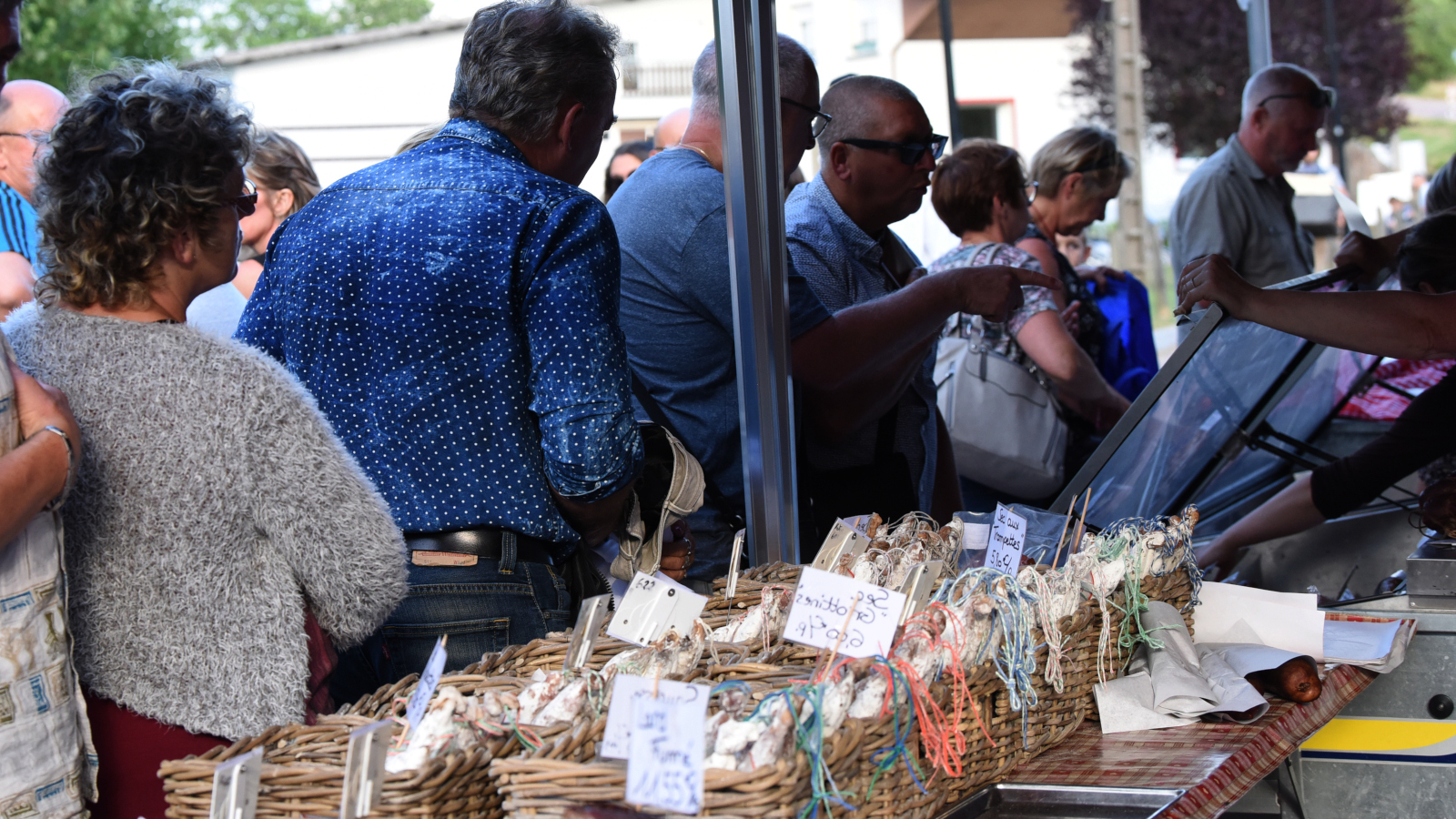 Tous les vendredis, jusqu'au 30 août, retrouvez le marché artisanal nocturne du Girmont-Val-d'Ajol. 
